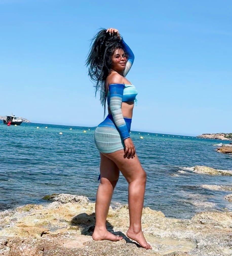 673457861: Chica busca chico en Ibiza