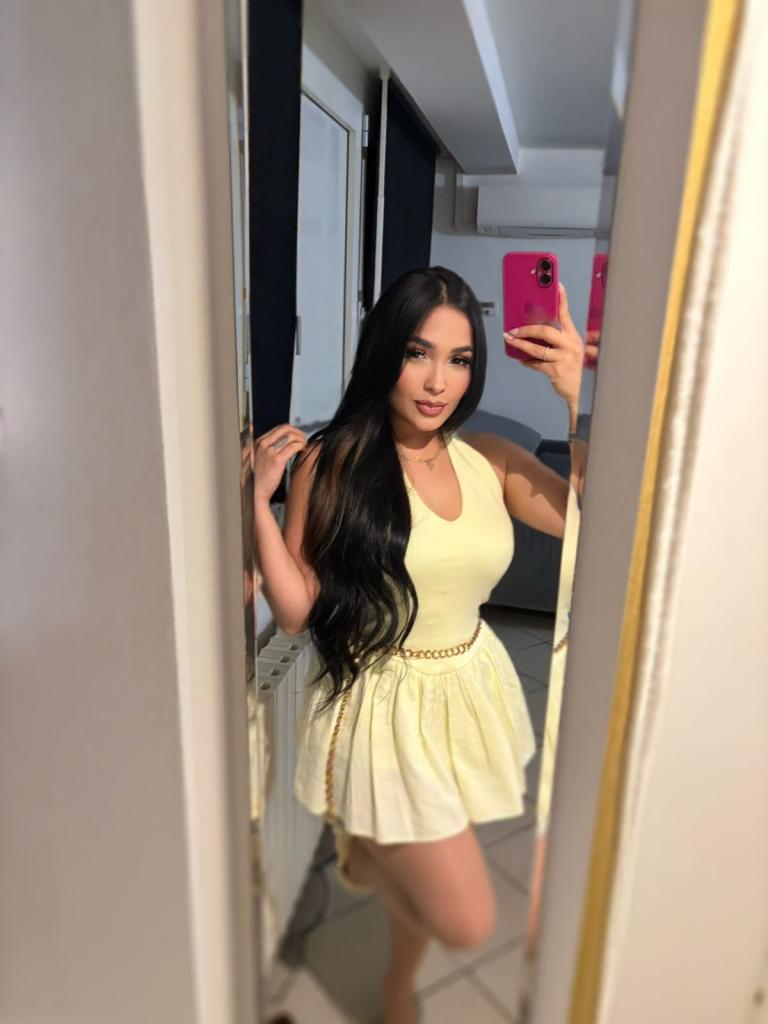 672290794: Chica busca chico en Barcelona