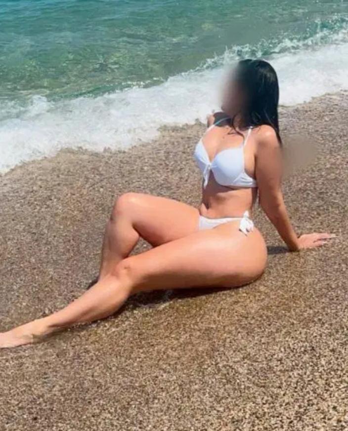 644824799: Chica busca chico en Sevilla