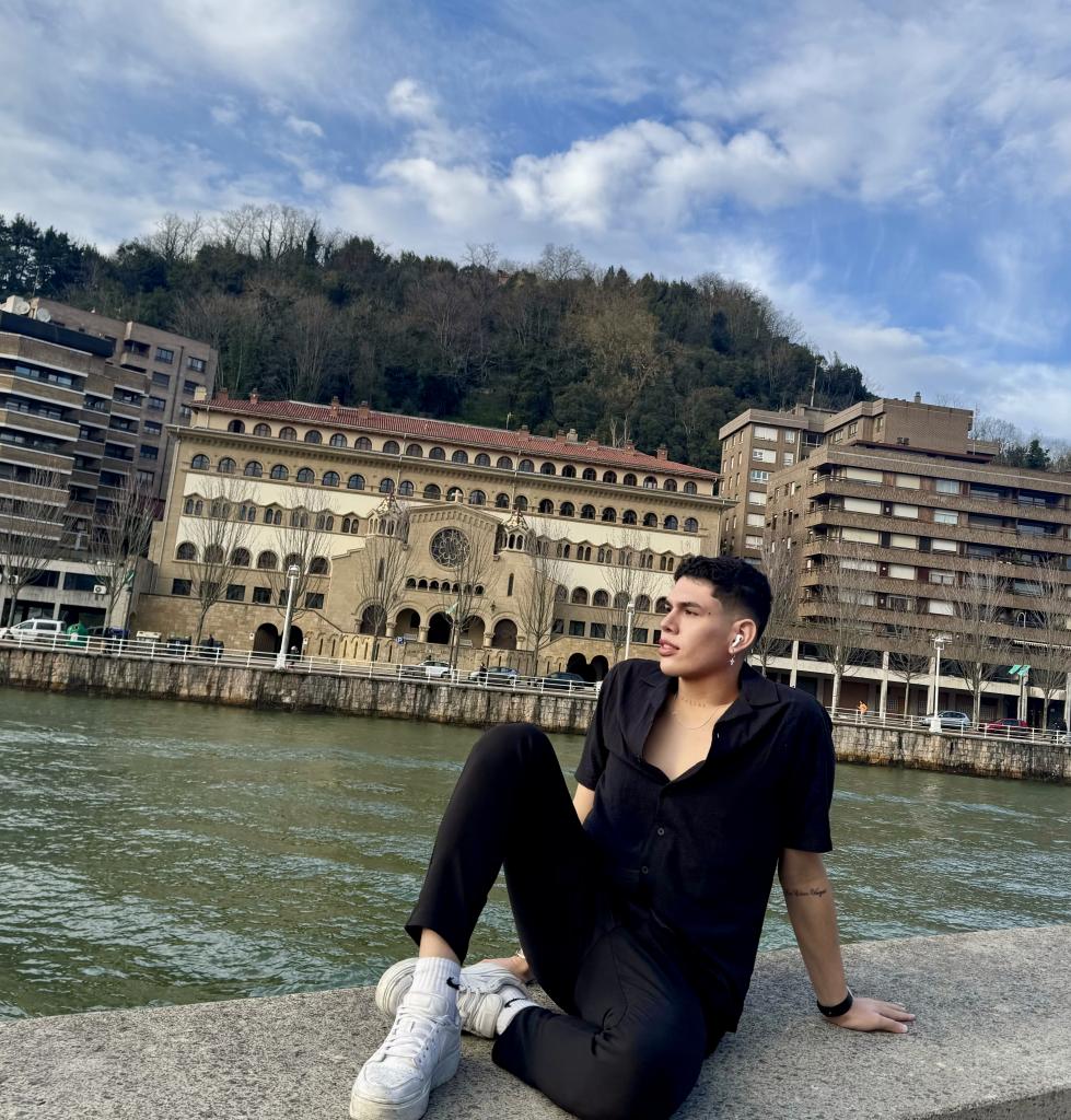 662902820: Chico busca chica en Sevilla