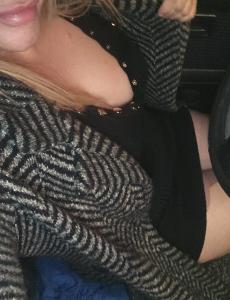 697387794: Chica busca chico en Málaga