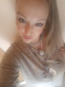 613958151: Chica busca chico en La Coruña