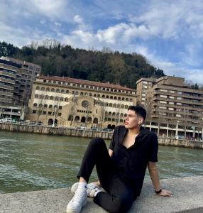 662902820: Chico busca chica en Sevilla