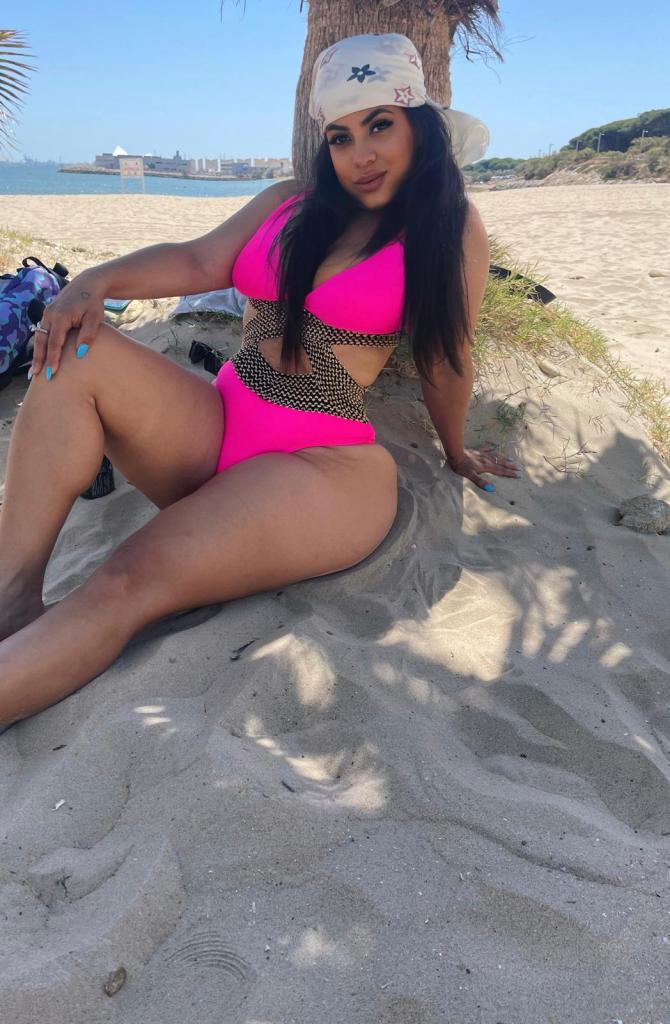 Chica busca chico en Cádiz: 