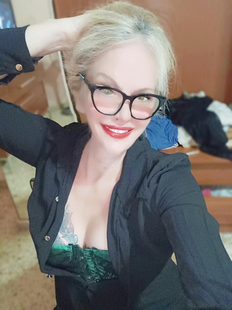 613898263: Chica busca chico en Valencia