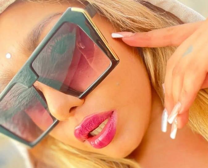 Chica busca chico en Ibiza: 