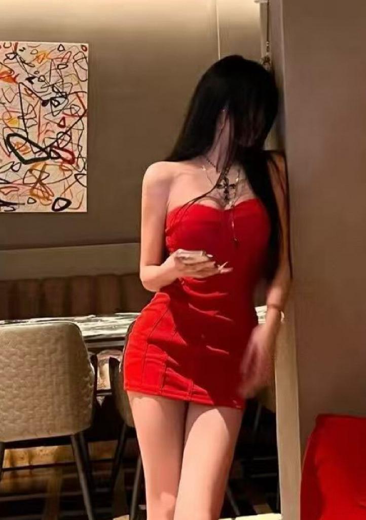 688596231: Chica busca chico en Barcelona