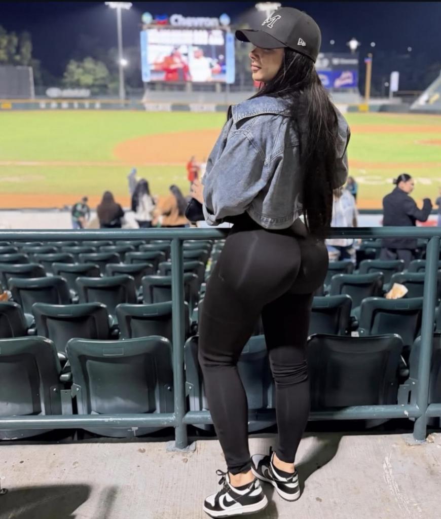 656276505: Chica busca chico en Granada