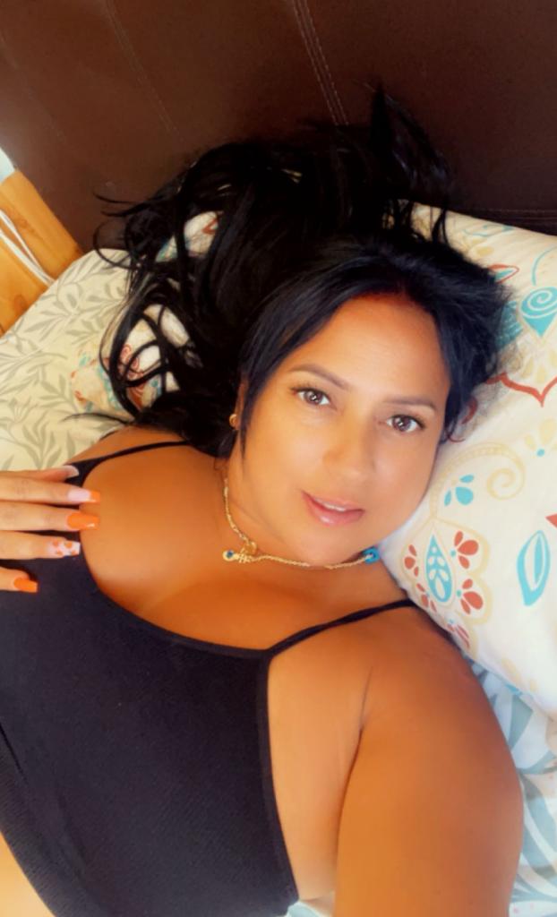 Chica busca chico en Granada: Chica busca chico