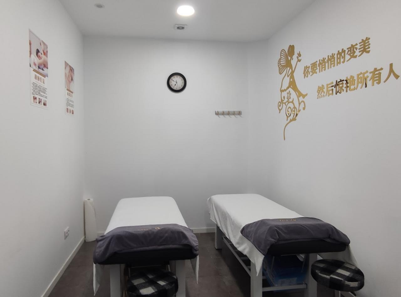 695782767: Chica busca chico en Barcelona