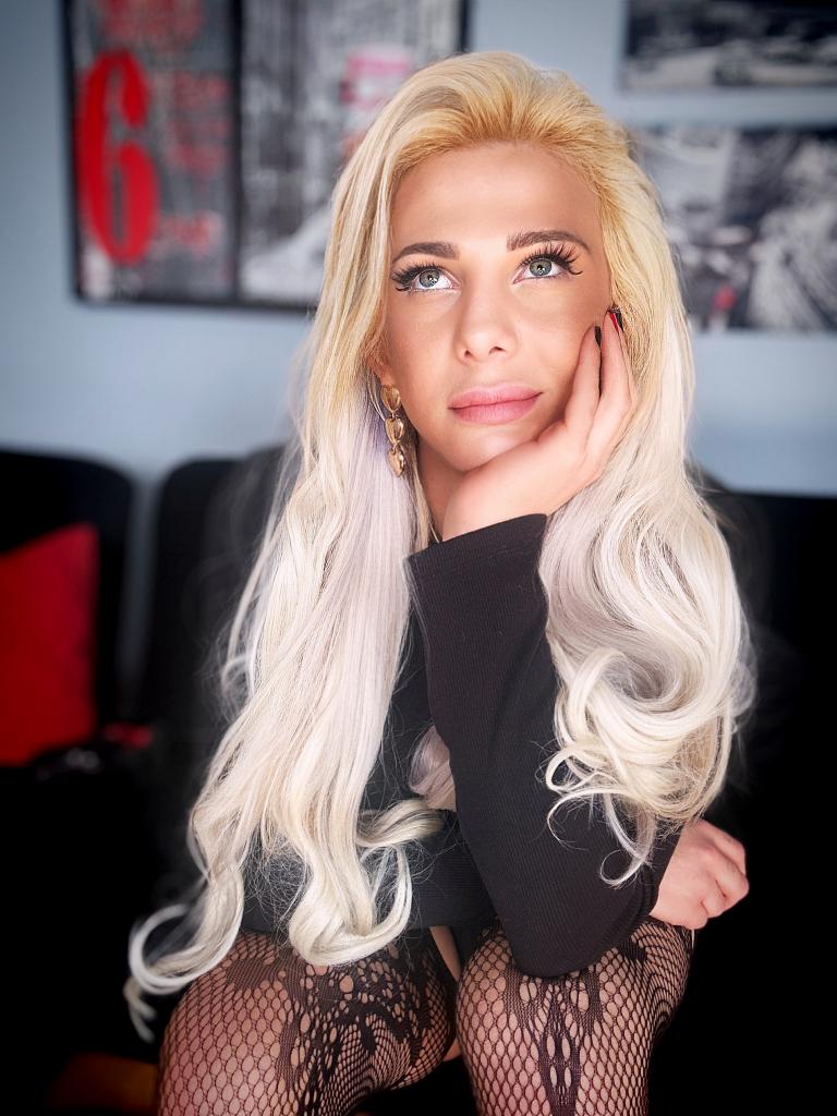 680538158: Transexual en Navarra