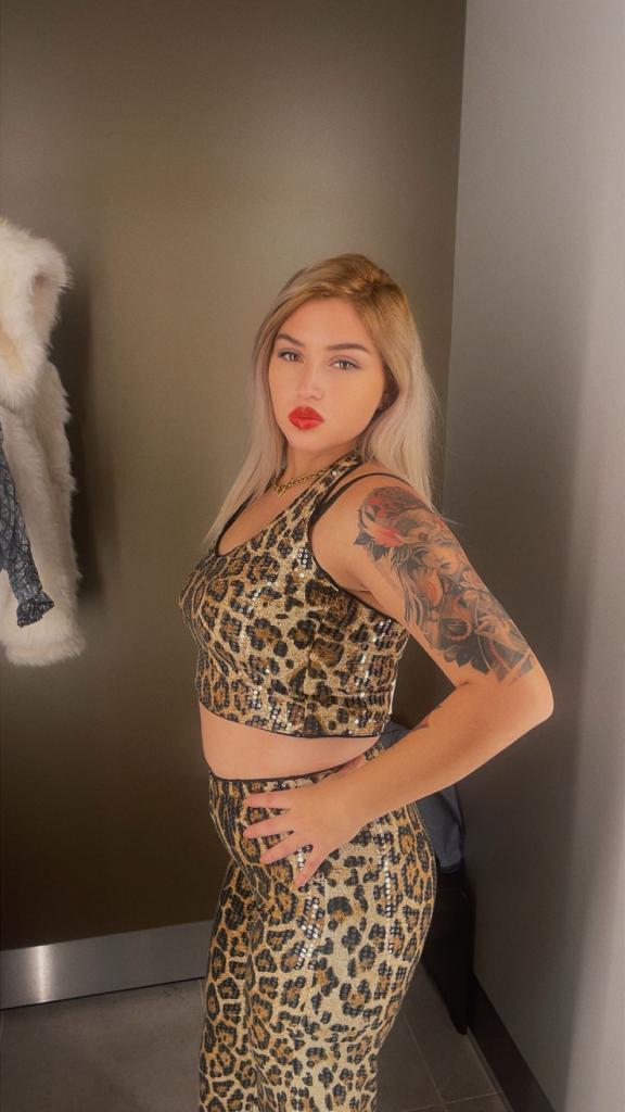 632177745: Chica busca chico en León