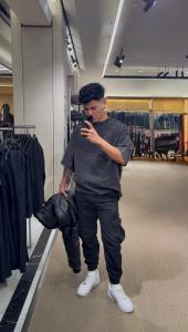 698461472: Chico busca chica en Barcelona