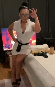 697207715: Chica busca chico en Gerona