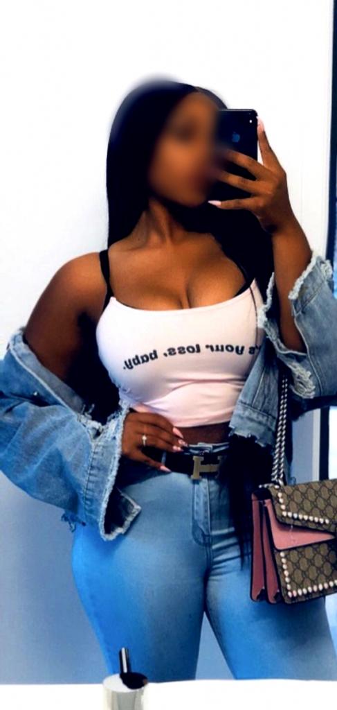 Chica busca chico en Murcia: 