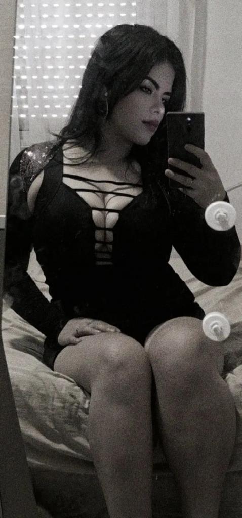 685477953: Chica busca chico en Barcelona