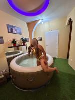 624282971: Chica busca chico en Sevilla