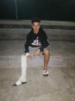 664170055: Chica busca chico en Sevilla