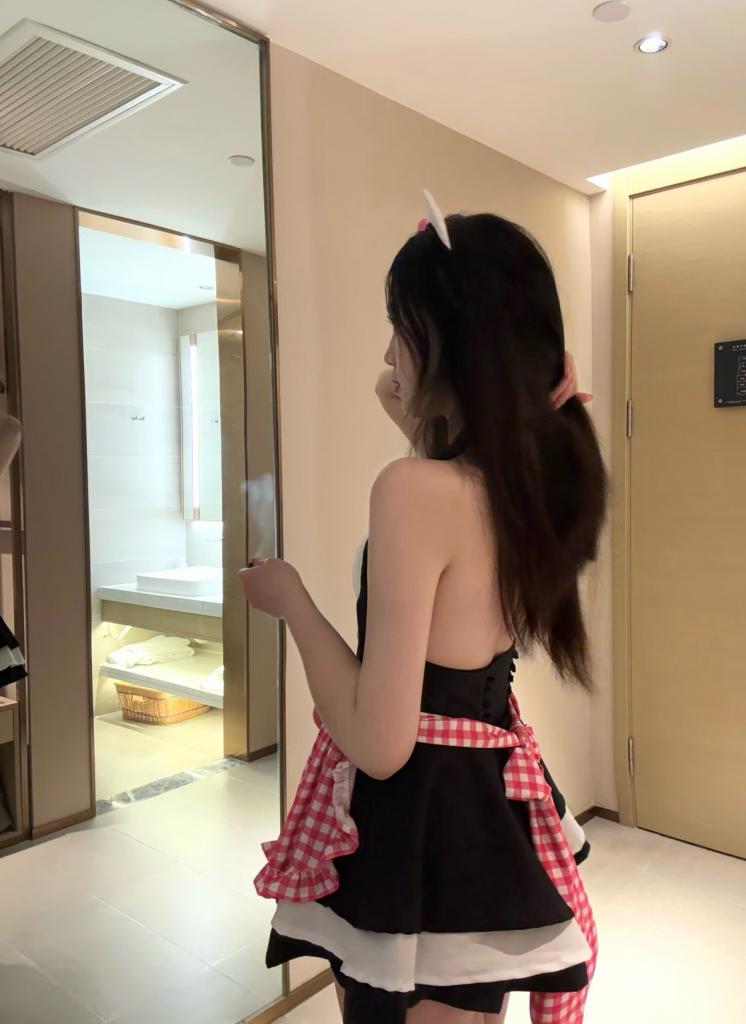 695873757: Chica busca chico en Madrid