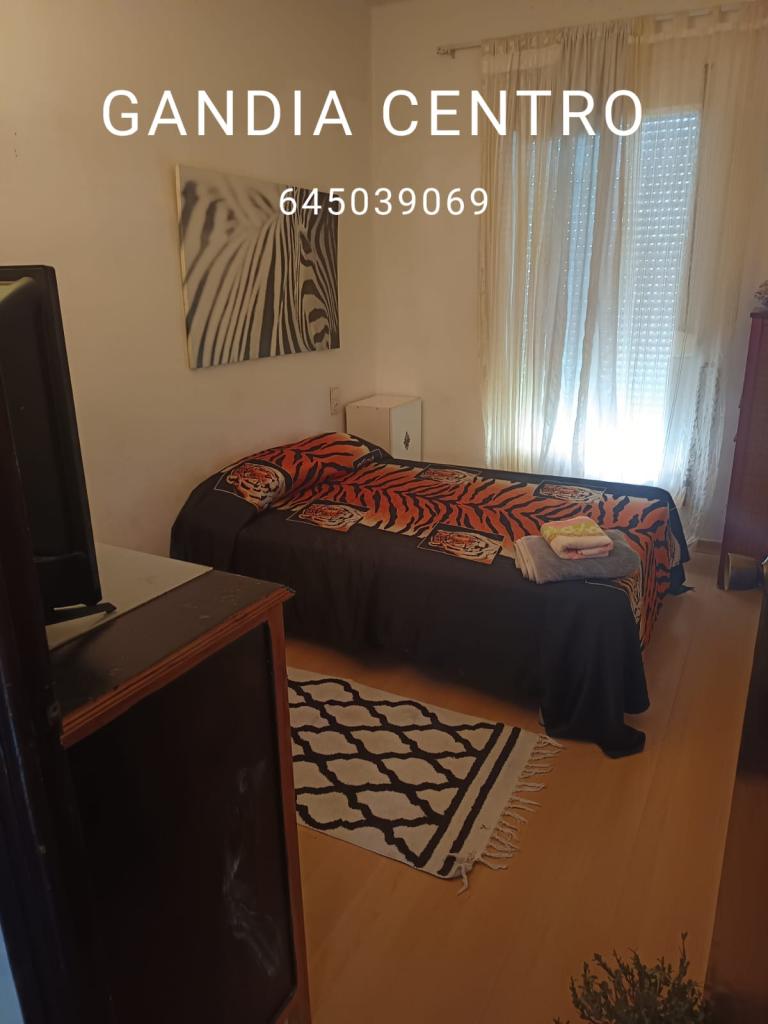 636570249: Chica busca chico en Valencia