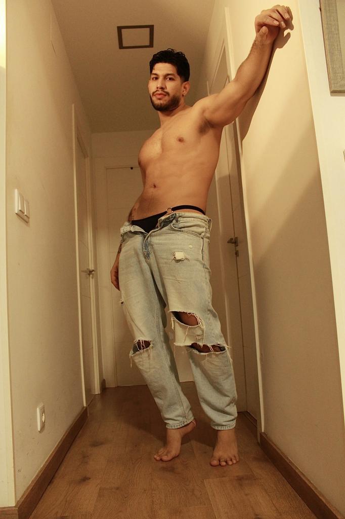 627275163: Chico busca chica en Granada