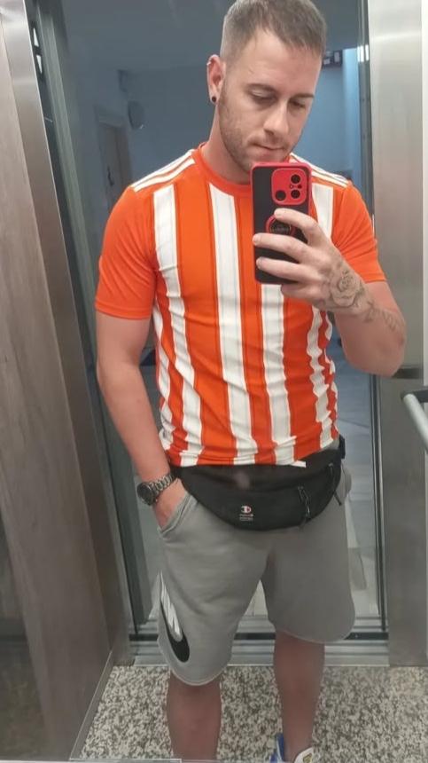 647291150: Chico busca chica en Sevilla