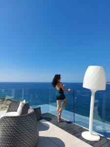 614565246: Chica busca chico en Ibiza