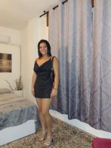 613109949: Chica busca chico en Barcelona