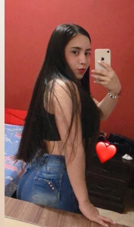 614008316: Chica busca chico en Barcelona