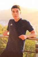 664554548: Chico busca chica en Barcelona