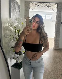 677392238: Chica busca chico en Sevilla