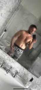 681032141: Chico busca chica en Barcelona