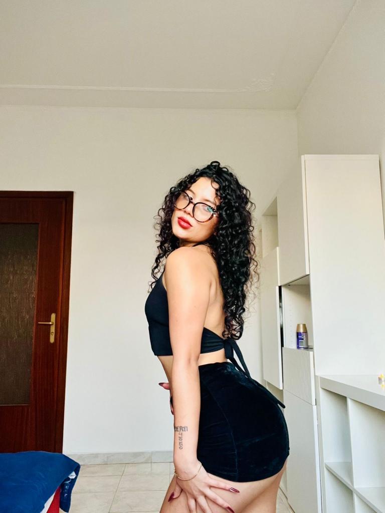 600692582: Chica busca chico en Cádiz