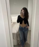 631695547: Chica busca chico en Barcelona