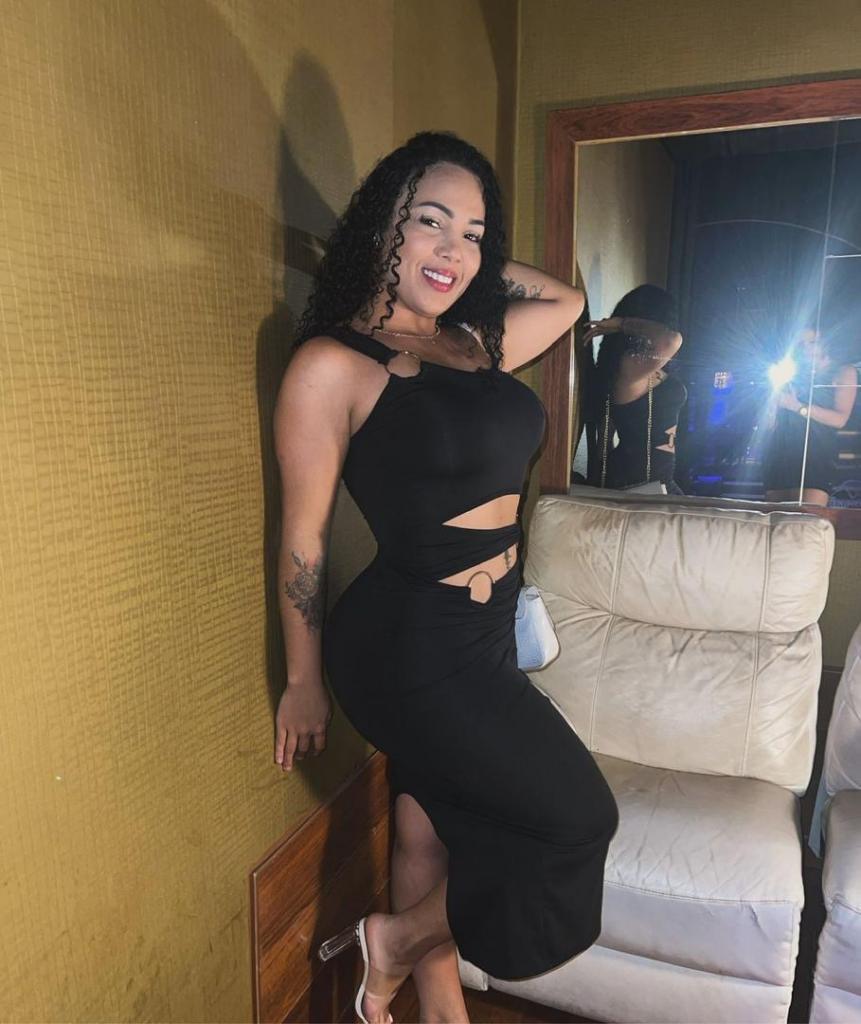 671544530: Chica busca chico en Granada