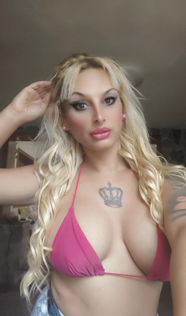 664595043: Chica busca chico en Barcelona