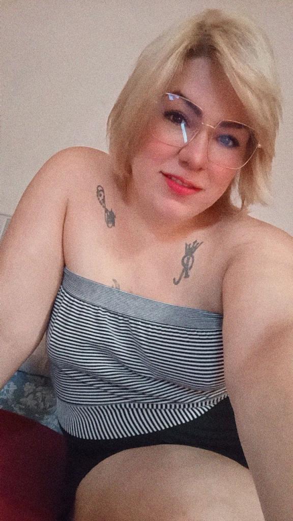 Chica busca chico en Granada: 