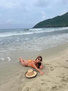 632975359: Chica busca chico en La Coruña