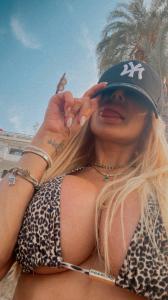 672301641: Chica busca chico en Ibiza