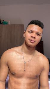 631780828: Chico busca chica en Barcelona