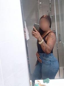 614873379: Chica busca chico en Tarragona