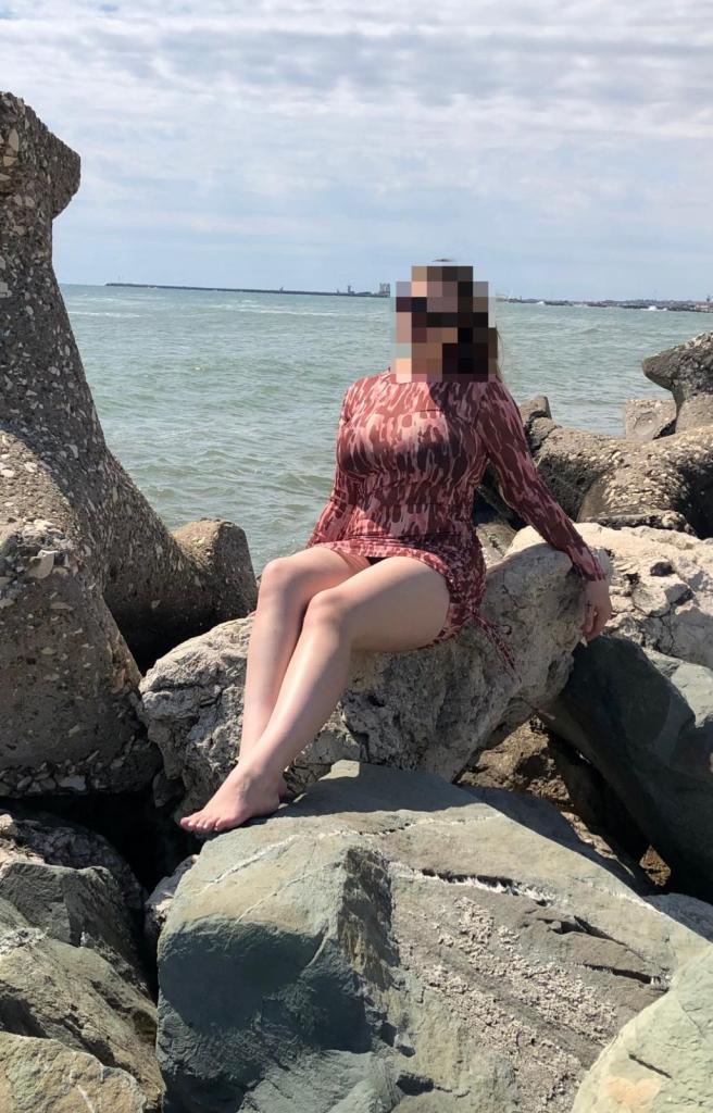 643157839: Chica busca chico en Lugo