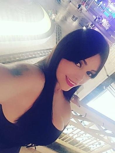 603990185: Chica busca chico en Madrid