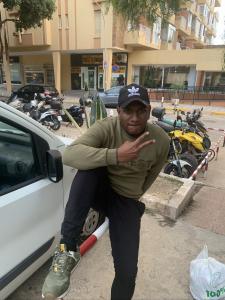 667329793: Chico busca chica en Madrid