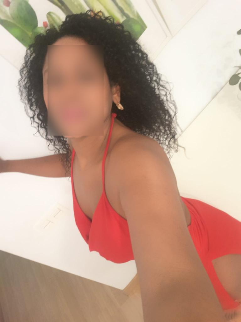617738976: Chica busca chico en Málaga