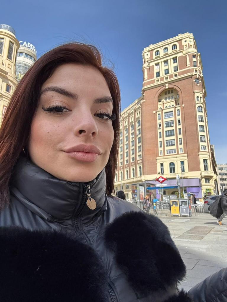 632147078: Chica busca chico en Madrid