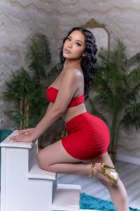 667637729: Chica busca chico en Barcelona