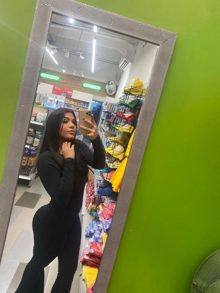 685225797: Chica busca chico en Málaga