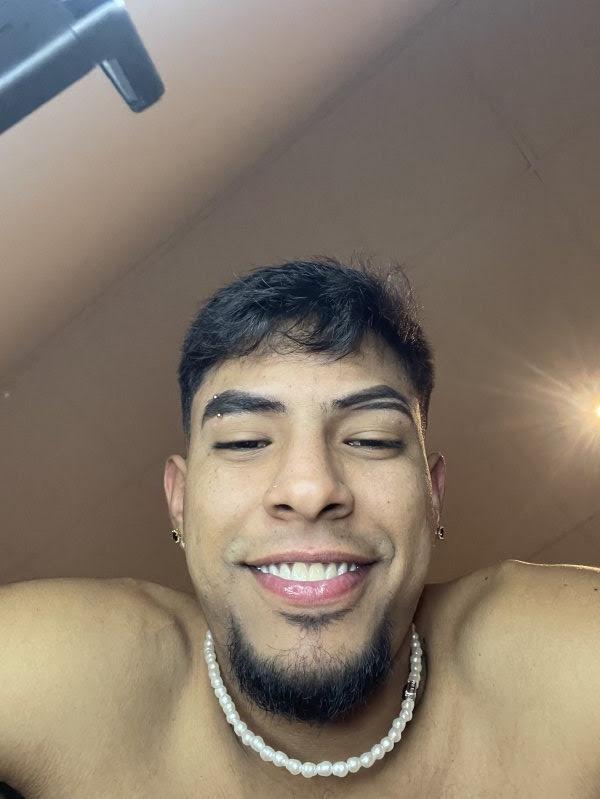 Chico busca chica en Sevilla: 