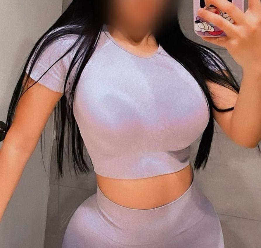 604312546: Chica busca chico en Sevilla